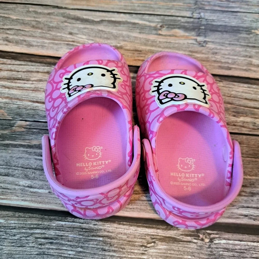 Hello kitty Sandals Slides Girls Size 5/6 Light And Dark Pink